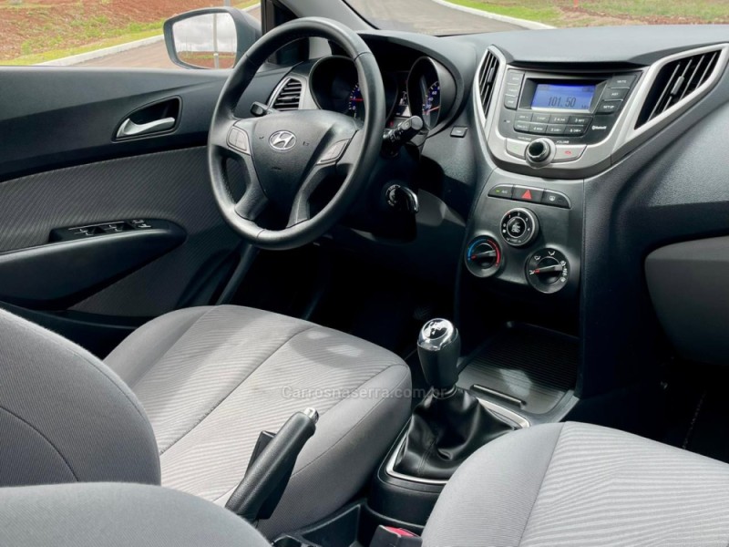 HB20 1.6 PREMIUM 16V FLEX 4P MANUAL - 2013 - VACARIA