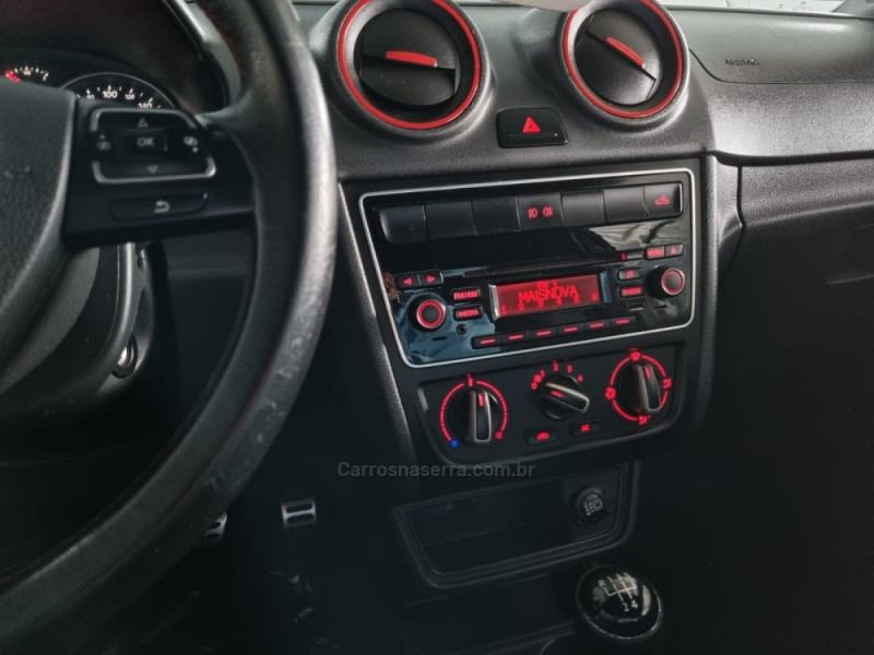 SAVEIRO 1.6 MI ROCK IN RIO CD 8V FLEX 2P MANUAL - 2016 - VACARIA