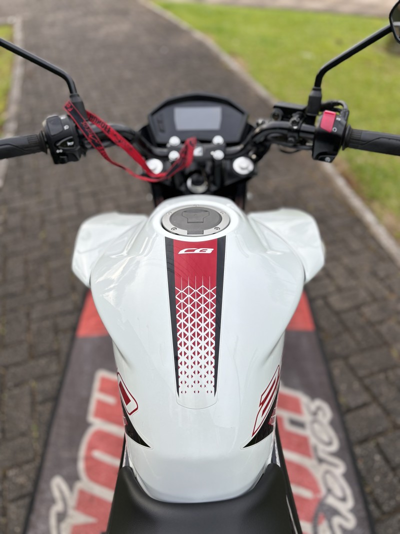 CB 250F TWISTER CBS - 2022 - FELIZ