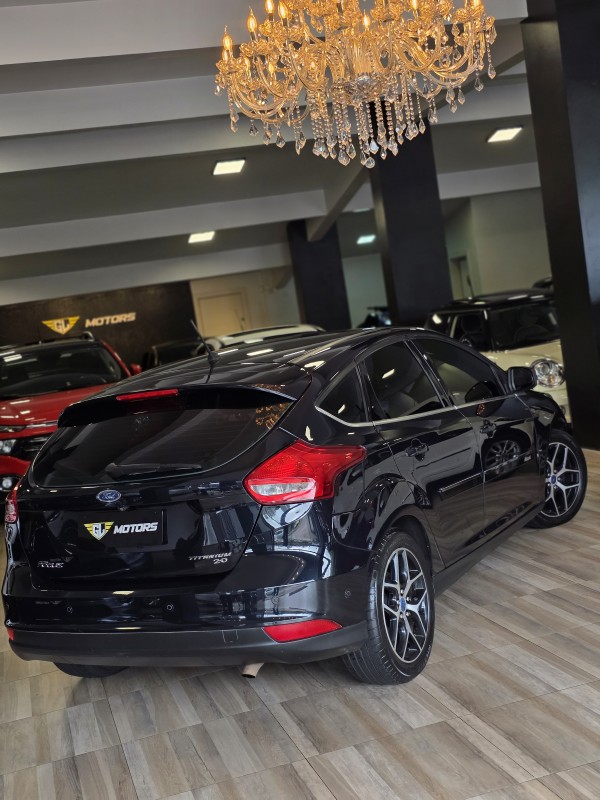 FOCUS 2.0 TITANIUM PLUS 16V FLEX 4P AUTOMÁTICO - 2017 - CAXIAS DO SUL