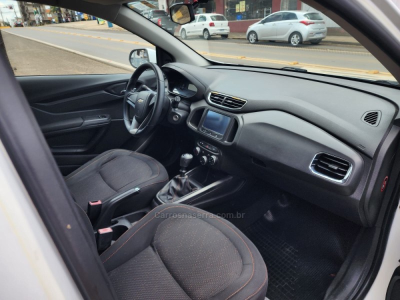 ONIX 1.0 LT 12V FLEX 4P MANUAL - 2014 - VACARIA