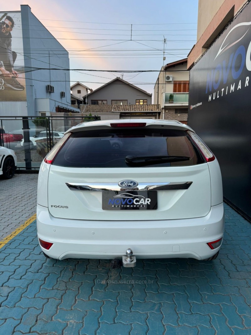FOCUS 2.0 TITANIUM HATCH 16V FLEX 4P MANUAL - 2011 - ESTâNCIA VELHA