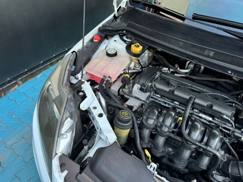 FOCUS 2.0 TITANIUM HATCH 16V FLEX 4P MANUAL - 2011 - ESTâNCIA VELHA