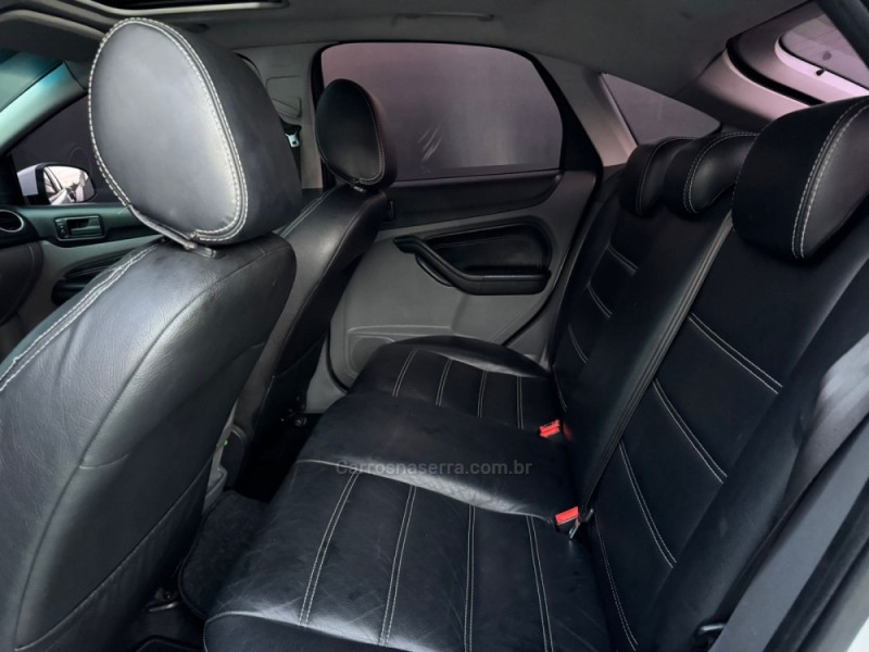 FOCUS 2.0 TITANIUM HATCH 16V FLEX 4P MANUAL - 2011 - ESTâNCIA VELHA