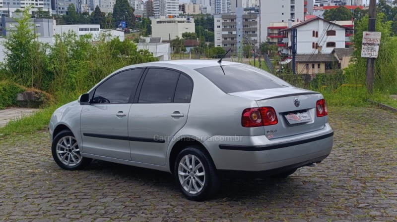 POLO SEDAN 1.6 MI COMFORTLINE 8V GASOLINA 4P MANUAL - 2010 - CAXIAS DO SUL