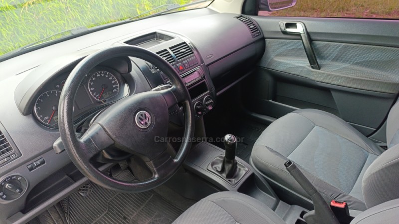 POLO SEDAN 1.6 MI COMFORTLINE 8V GASOLINA 4P MANUAL - 2010 - CAXIAS DO SUL