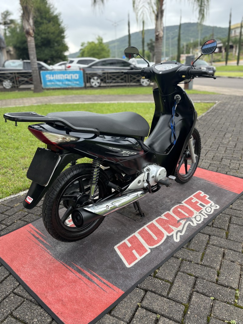 BIZ 125 + - 2010 - FELIZ