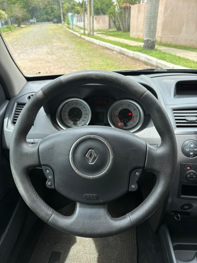 MÉGANE  - 2013 - PORTãO