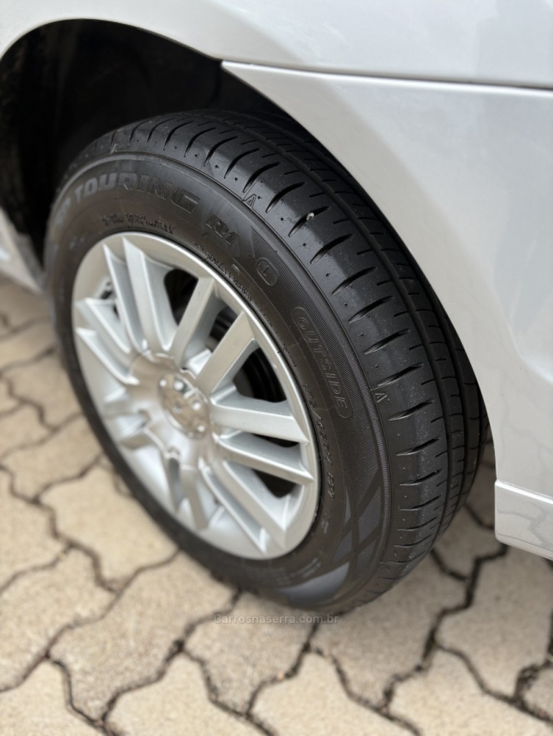 FIESTA 1.6 SE SEDAN 16V FLEX 4P MANUAL - 2014 - LAJEADO