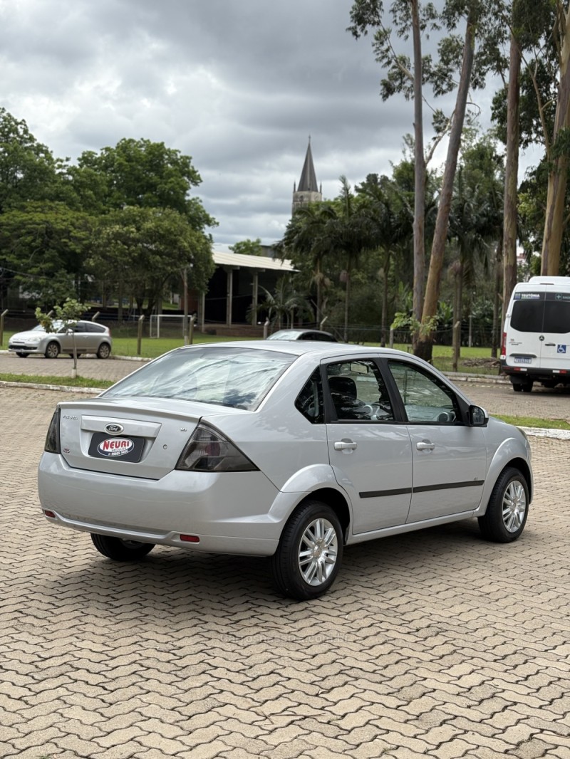 FIESTA 1.6 SE SEDAN 16V FLEX 4P MANUAL - 2014 - LAJEADO