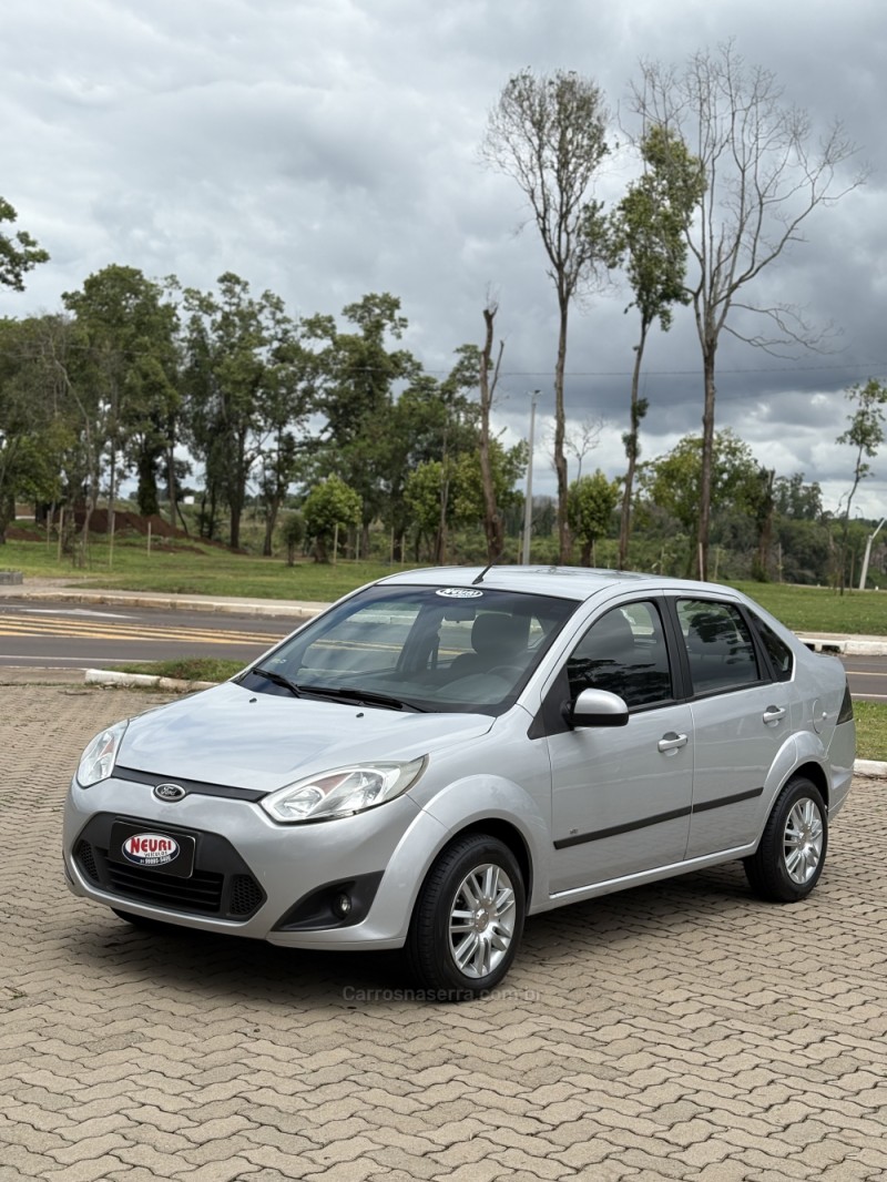 FIESTA 1.6 SE SEDAN 16V FLEX 4P MANUAL - 2014 - LAJEADO