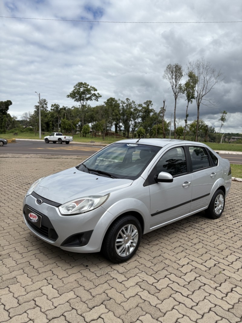FIESTA 1.6 SE SEDAN 16V FLEX 4P MANUAL - 2014 - LAJEADO
