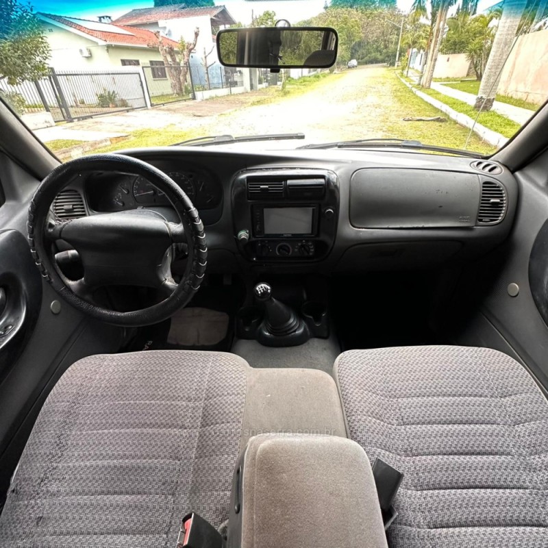 RANGER 2.5 XLT 4X2 CD 8V TURBO INTERCOOLER DIESEL 4P MANUAL - 2001 - PORTãO