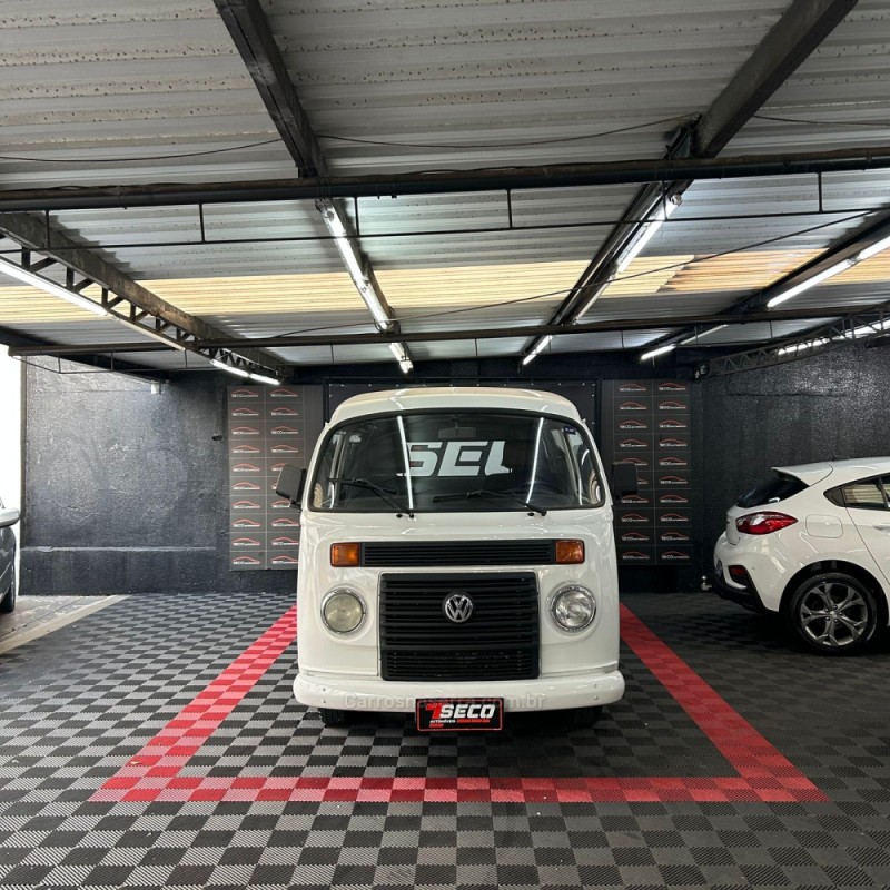 KOMBI 1.4 MI FURGÃO 8V FLEX 3P MANUAL - 2014 - PASSO FUNDO