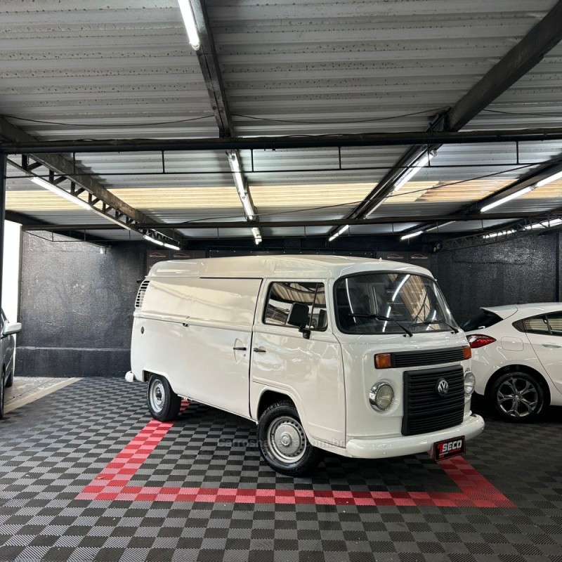 KOMBI 1.4 MI FURGÃO 8V FLEX 3P MANUAL - 2014 - PASSO FUNDO