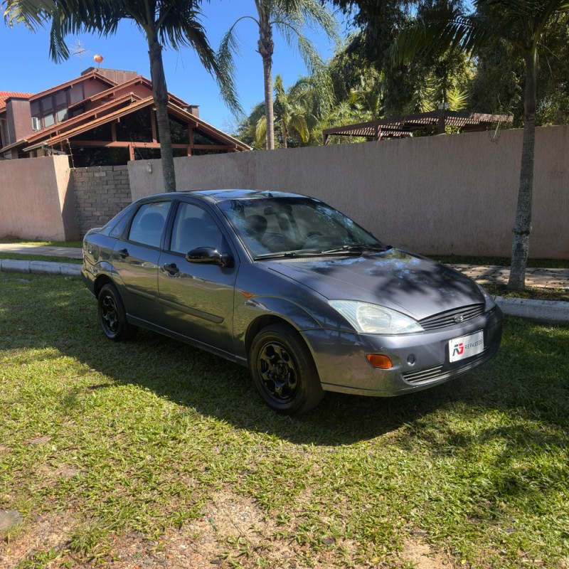 focus 2.0 ghia sedan 16v flex 4p manual 2002 portao