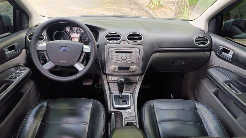 FOCUS 2.0 GHIA 16V GASOLINA 4P MANUAL - 2011 - CAXIAS DO SUL