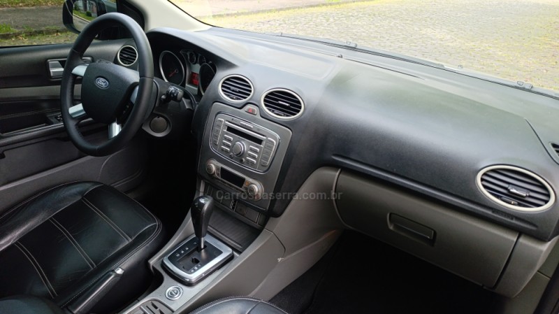 FOCUS 2.0 GHIA 16V GASOLINA 4P MANUAL - 2011 - CAXIAS DO SUL
