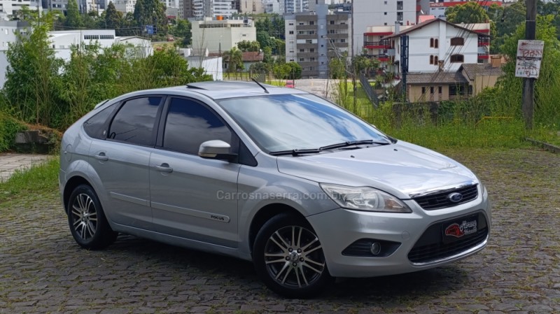 FOCUS 2.0 GHIA 16V GASOLINA 4P MANUAL - 2011 - CAXIAS DO SUL
