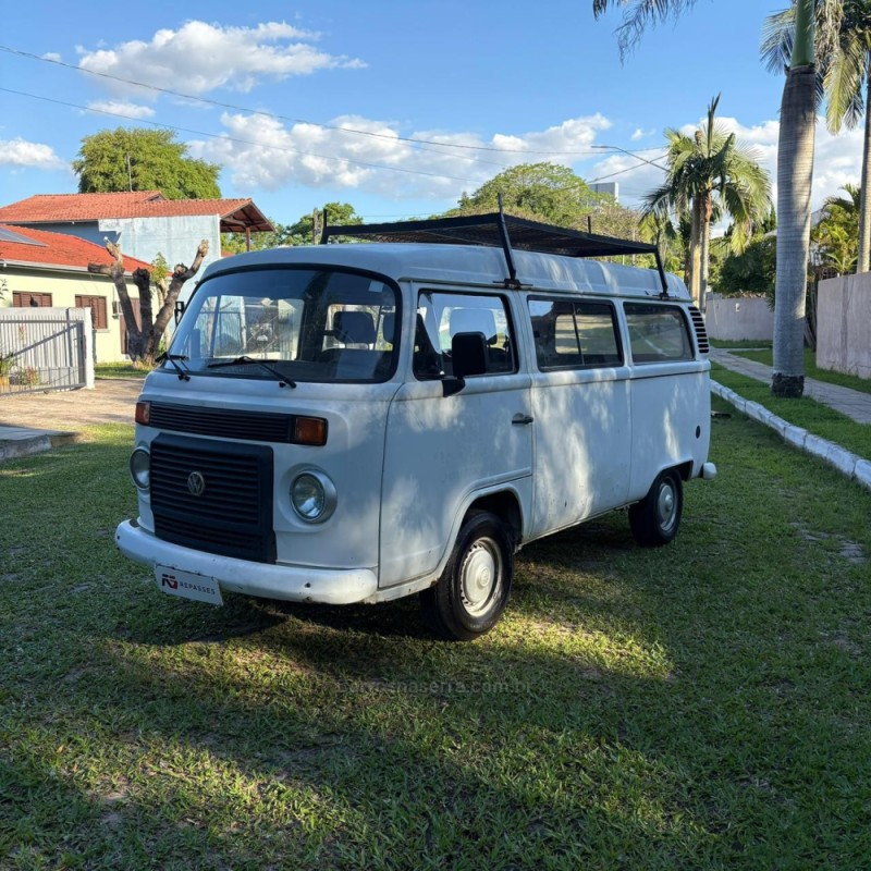 KOMBI 1.4 MI STD LOTAÇÃO 8V FLEX 3P MANUAL - 2009 - PORTãO