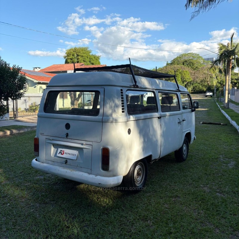 KOMBI 1.4 MI STD LOTAÇÃO 8V FLEX 3P MANUAL - 2009 - PORTãO