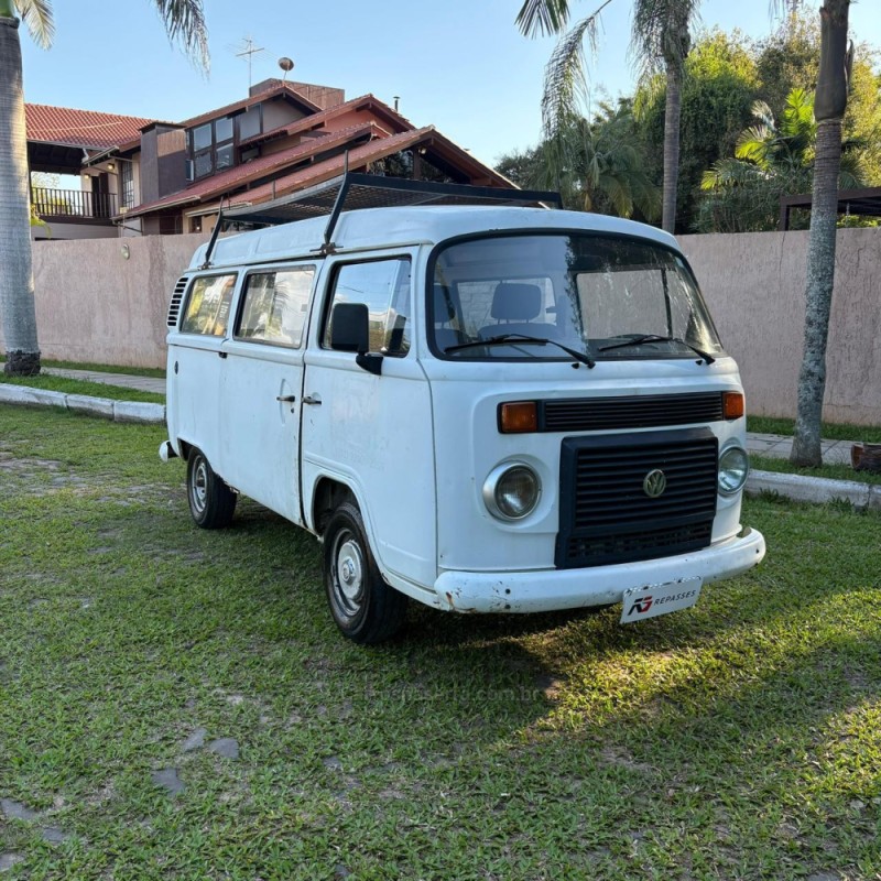 kombi 1.4 mi std lotacao 8v flex 3p manual 2009 portao