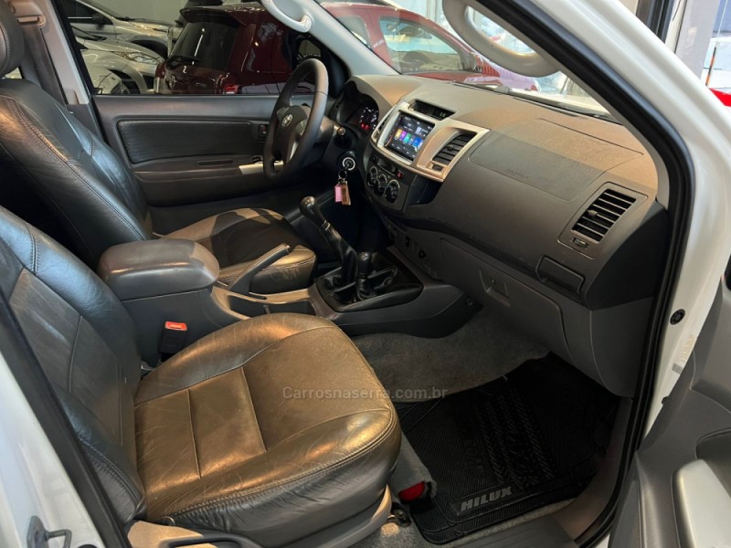 HILUX 3.0 SR 4X4 CD 16V TURBO INTERCOOLER DIESEL 4P MANUAL - 2013 - CAXIAS DO SUL