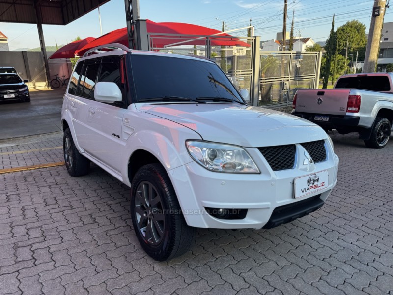 PAJERO TR4 2.0 4X4 16V 140CV FLEX 4P AUTOMÁTICO - 2013 - FELIZ