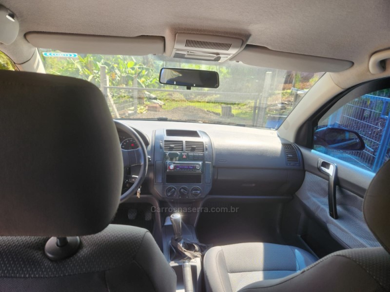 POLO 1.6 MI 8V E-FLEX 4P MANUAL - 2011 - FELIZ