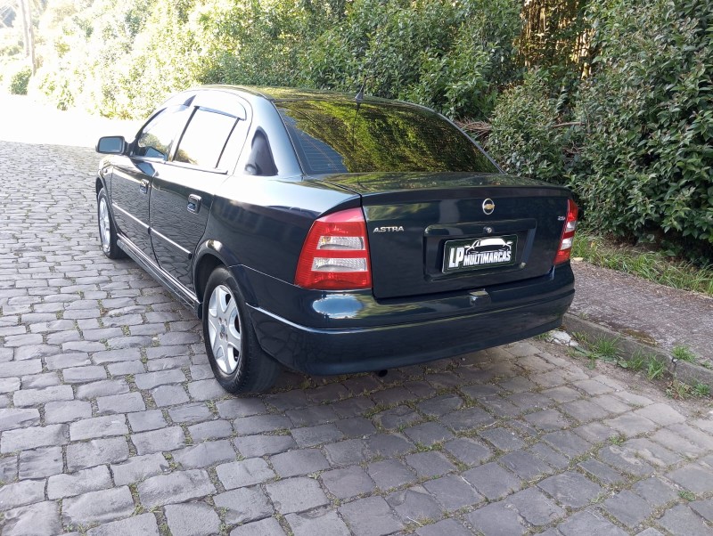 ASTRA 2.0 MPFI EXPRESSION SEDAN 8V GASOLINA 4P MANUAL - 2002 - CAXIAS DO SUL