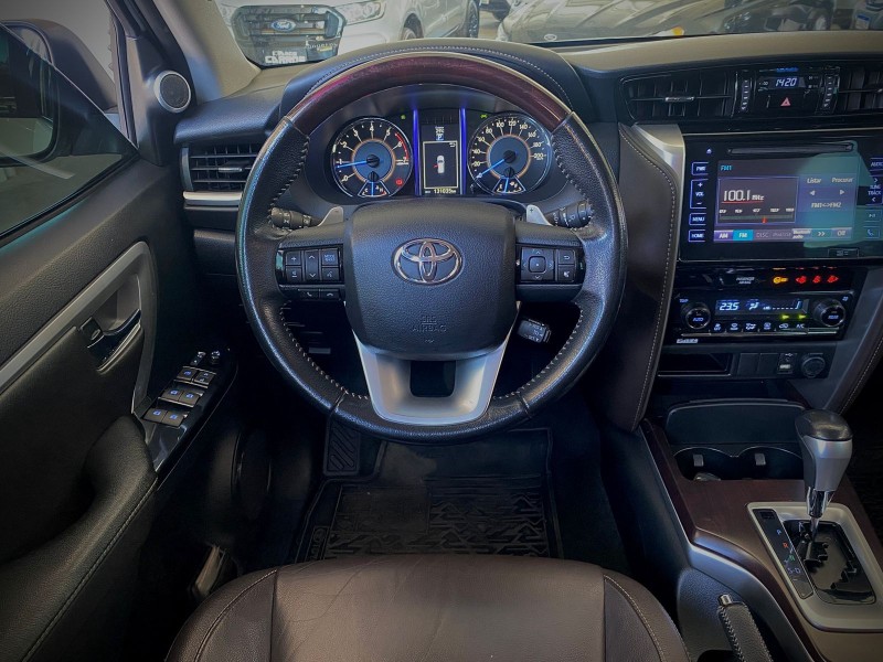 HILUX SW4 2.7 SRV 4X2 16V FLEX 7 LUGARES 4P AUTOMÁTICO - 2018 - LAJEADO