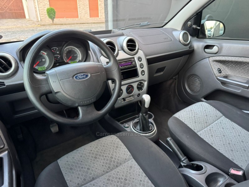 FIESTA 1.6 ROCAM SE 8V FLEX 4P MANUAL - 2014 - ESTâNCIA VELHA