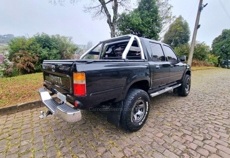 HILUX 3.0 SRV 4X2 CD 8V DIESEL 4P MANUAL - 2002 - CAXIAS DO SUL