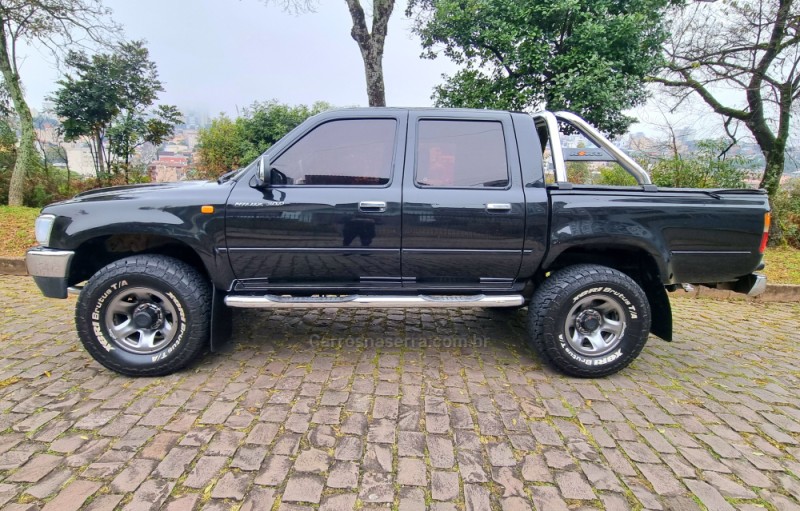 HILUX 3.0 SRV 4X2 CD 8V DIESEL 4P MANUAL - 2002 - CAXIAS DO SUL