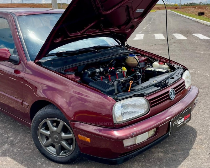 GOLF 1.8 MI GL 8V GASOLINA 4P MANUAL - 1998 - VACARIA