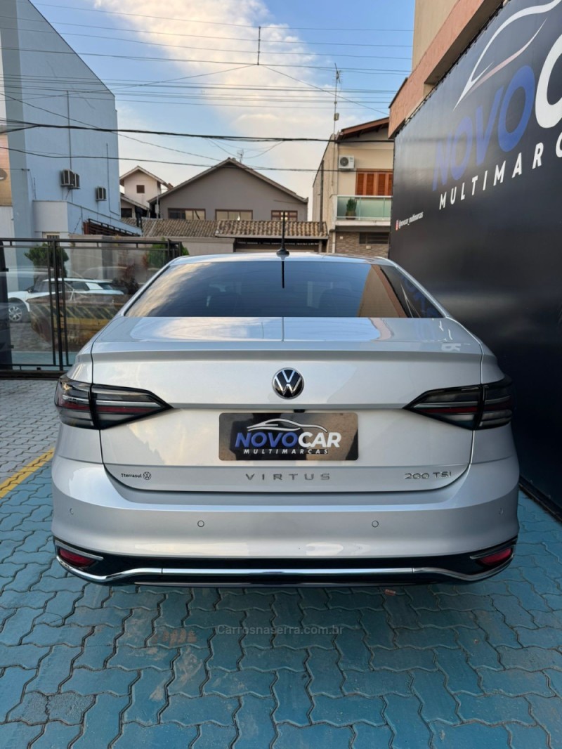 VIRTUS 1.0 200 TSI HIGHLINE AUTOMÁTICO - 2023 - ESTâNCIA VELHA