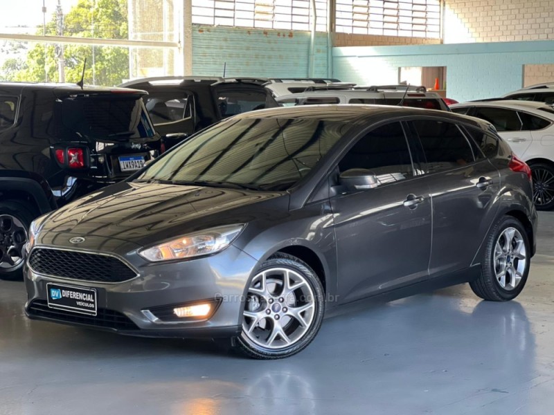 FORD - FOCUS - 2018/2018 - Cinza - R$ 67.900,00