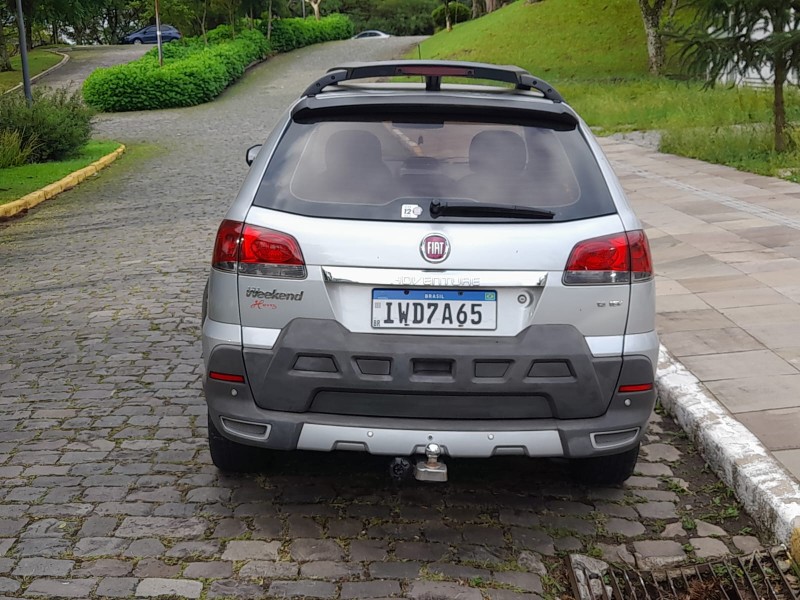 PALIO 1.8 MPI ADVENTURE WEEKEND 16V FLEX 4P MANUAL - 2015 - FARROUPILHA