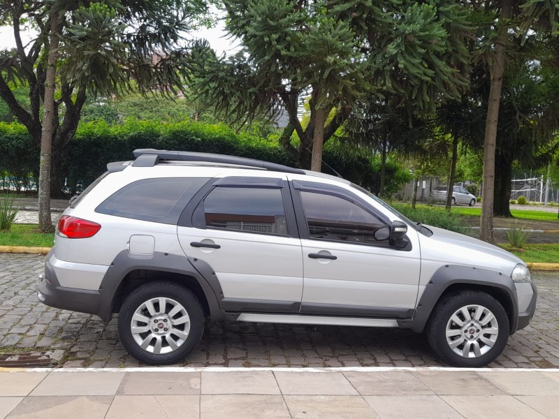 PALIO 1.8 MPI ADVENTURE WEEKEND 16V FLEX 4P MANUAL - 2015 - FARROUPILHA