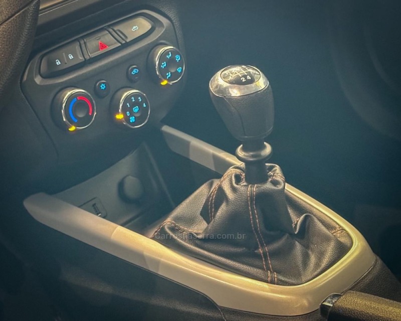 ONIX 1.4 MPFI LTZ 8V FLEX 4P MANUAL - 2014 - GARIBALDI