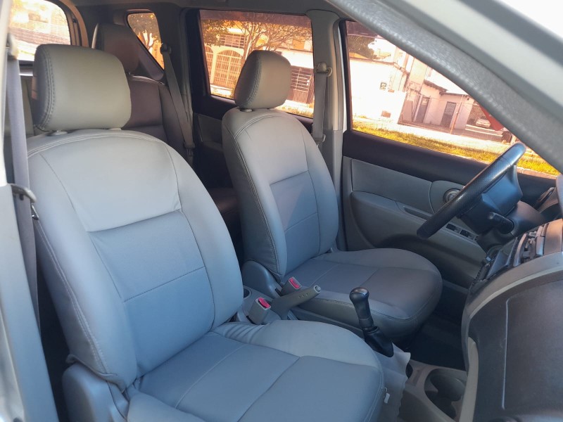 LIVINA 1.6 16V FLEX 4P MANUAL - 2010 - FARROUPILHA