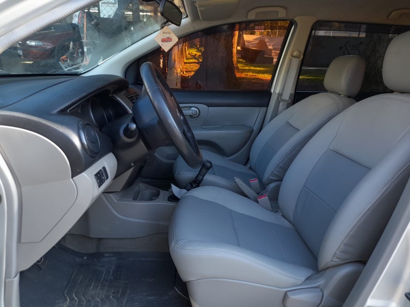 LIVINA 1.6 16V FLEX 4P MANUAL - 2010 - FARROUPILHA