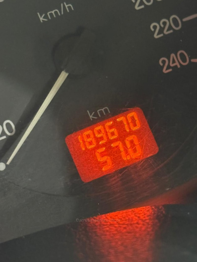 CLIO 1.6 EXPRESSION SEDAN 16V GASOLINA 4P MANUAL - 2004 - CAXIAS DO SUL