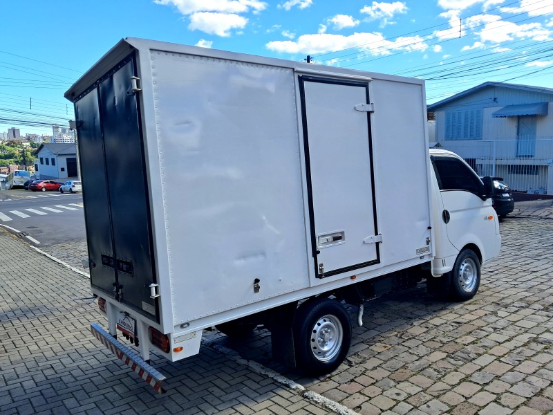 HR 2.5 TCI HDB BAU 4X2 8V 97CV TURBO INTERCOOLER DIESEL 2P MANUAL - 2010 - CAXIAS DO SUL