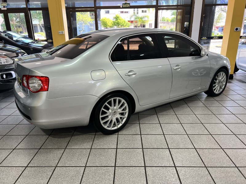 JETTA 2.5 I 20V 170CV GASOLINA 4P TIPTRONIC - 2008 - CAXIAS DO SUL