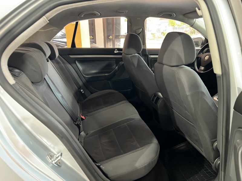 JETTA 2.5 I 20V 170CV GASOLINA 4P TIPTRONIC - 2008 - CAXIAS DO SUL