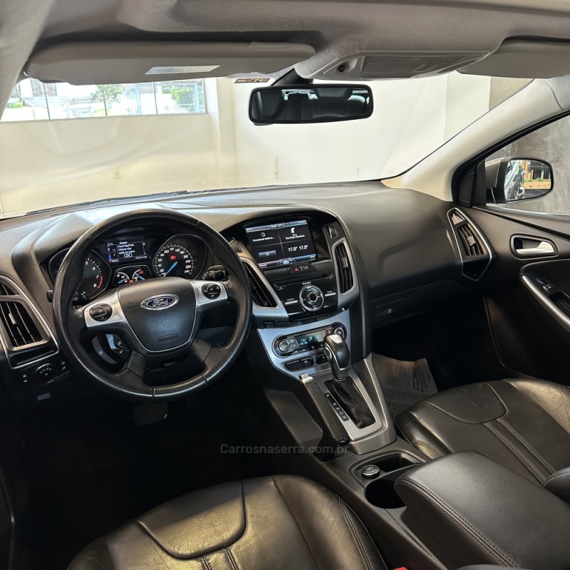 FOCUS 2.0 TITANIUM PLUS SEDAN 16V FLEX 4P AUTOMÁTICO - 2015 - FARROUPILHA