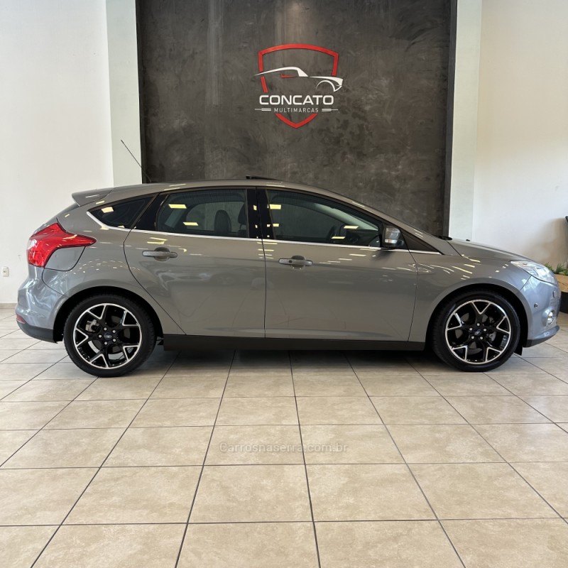 FOCUS 2.0 TITANIUM PLUS SEDAN 16V FLEX 4P AUTOMÁTICO - 2015 - FARROUPILHA