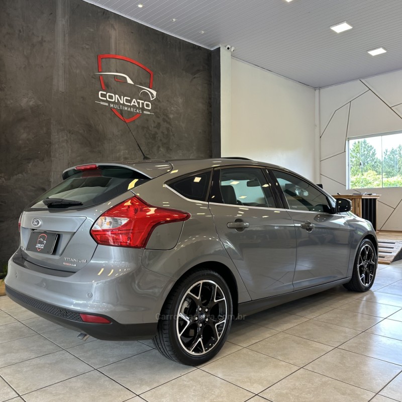 FOCUS 2.0 TITANIUM PLUS SEDAN 16V FLEX 4P AUTOMÁTICO - 2015 - FARROUPILHA