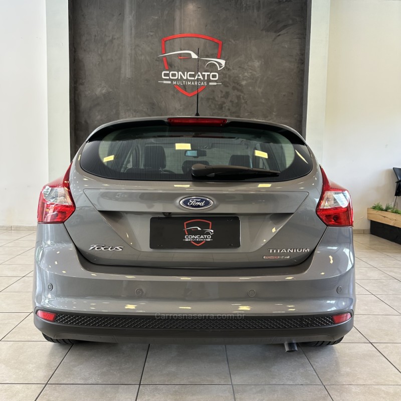 FOCUS 2.0 TITANIUM PLUS SEDAN 16V FLEX 4P AUTOMÁTICO - 2015 - FARROUPILHA